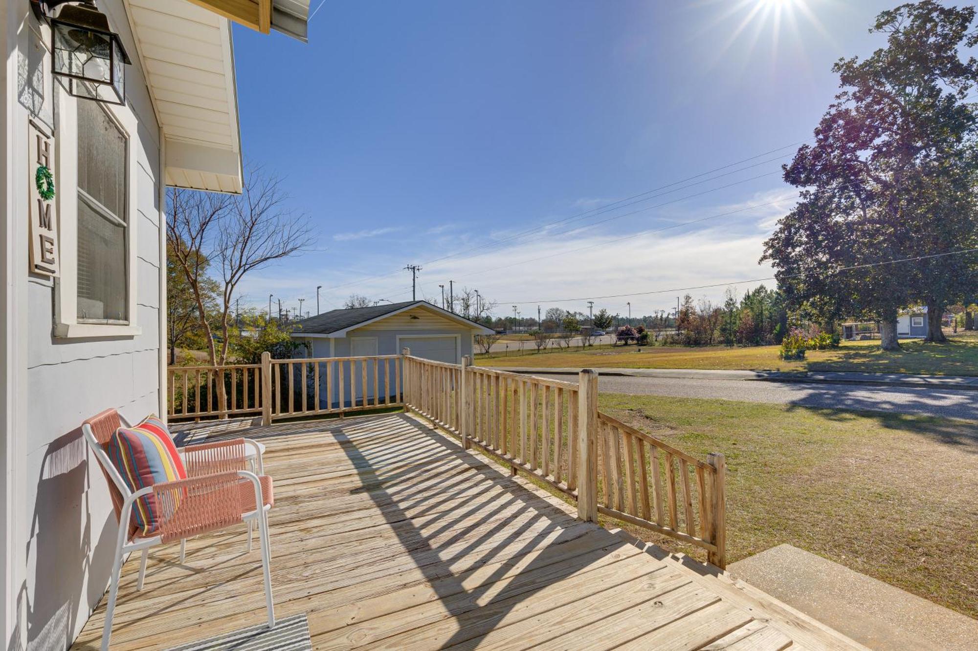 Quiet Grove Hill Cottage With Wraparound Deck! Exterior foto